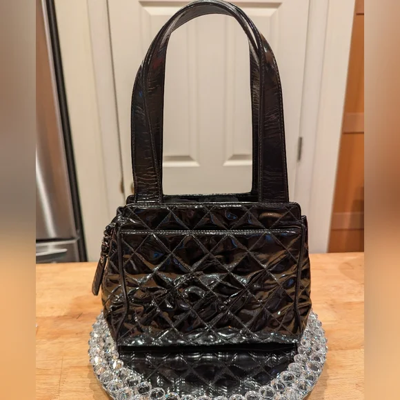 CHANEL Vintage Patent Leather Slit Pocket Shoulder Bag w COA - Picture 3 of 16